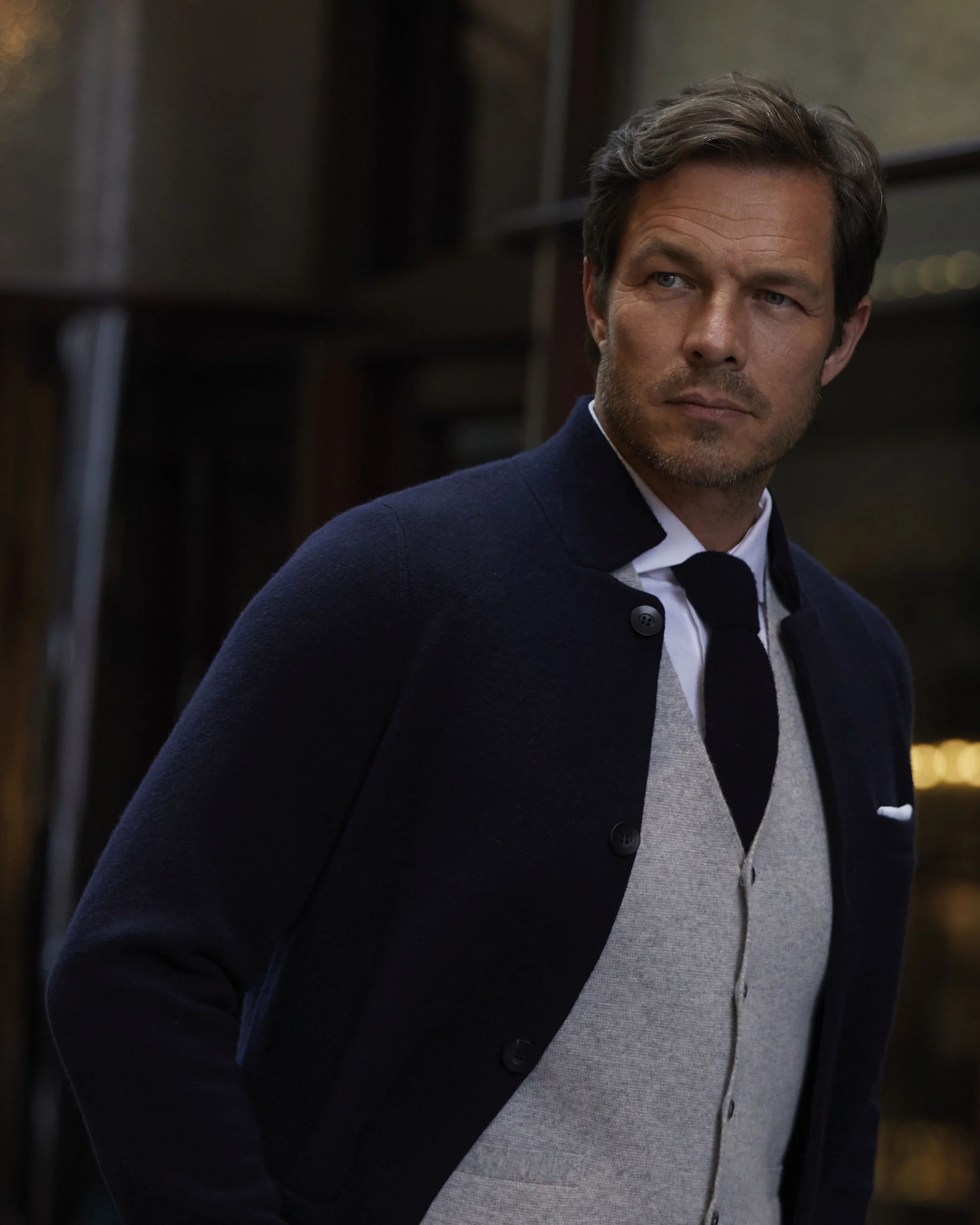 007 Milano Knitted Cashmere Waistcoat Fumo Grey - Image 3