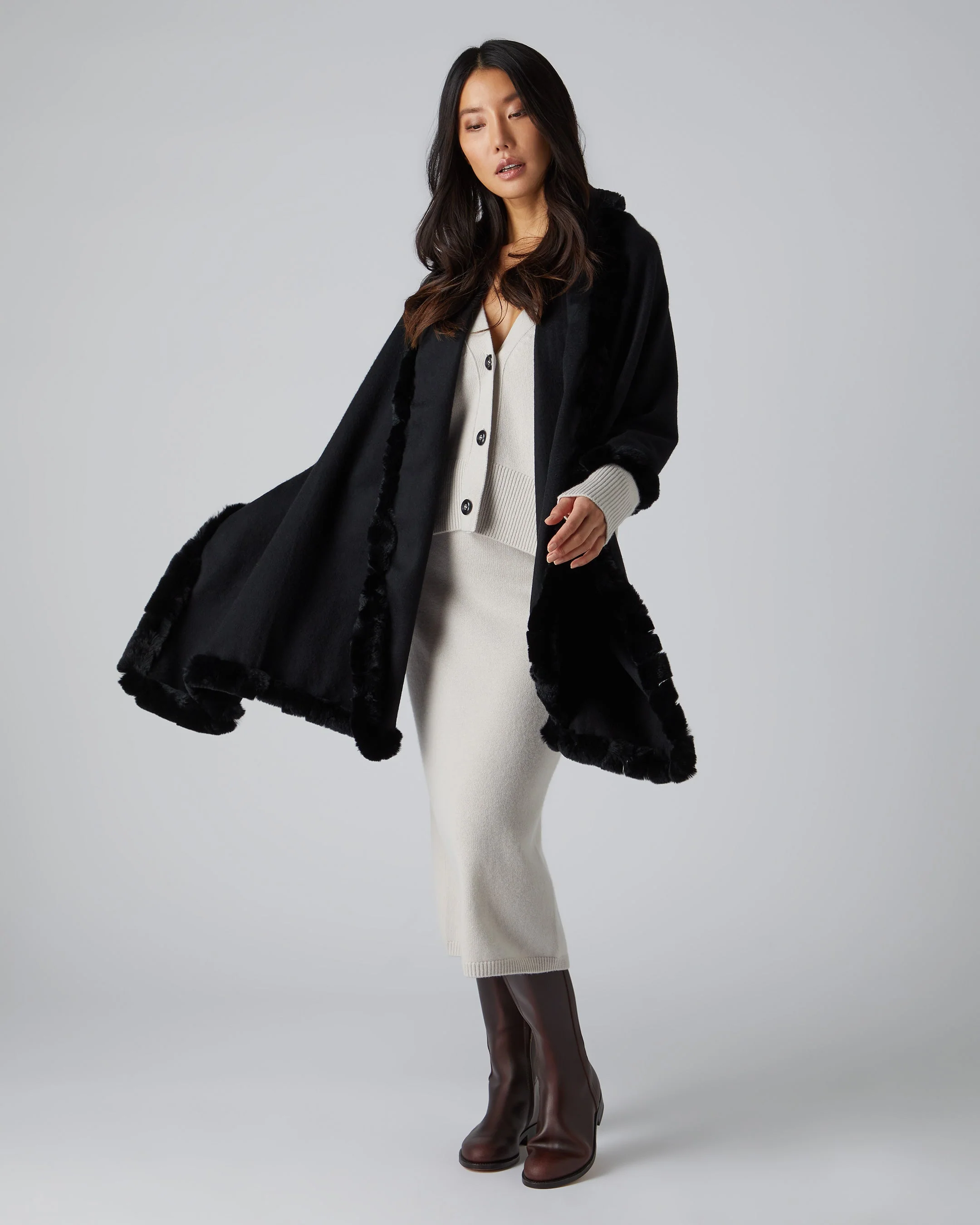 Women's Meribel Woven Fur Trim Cashmere Shawl Black - Image 3