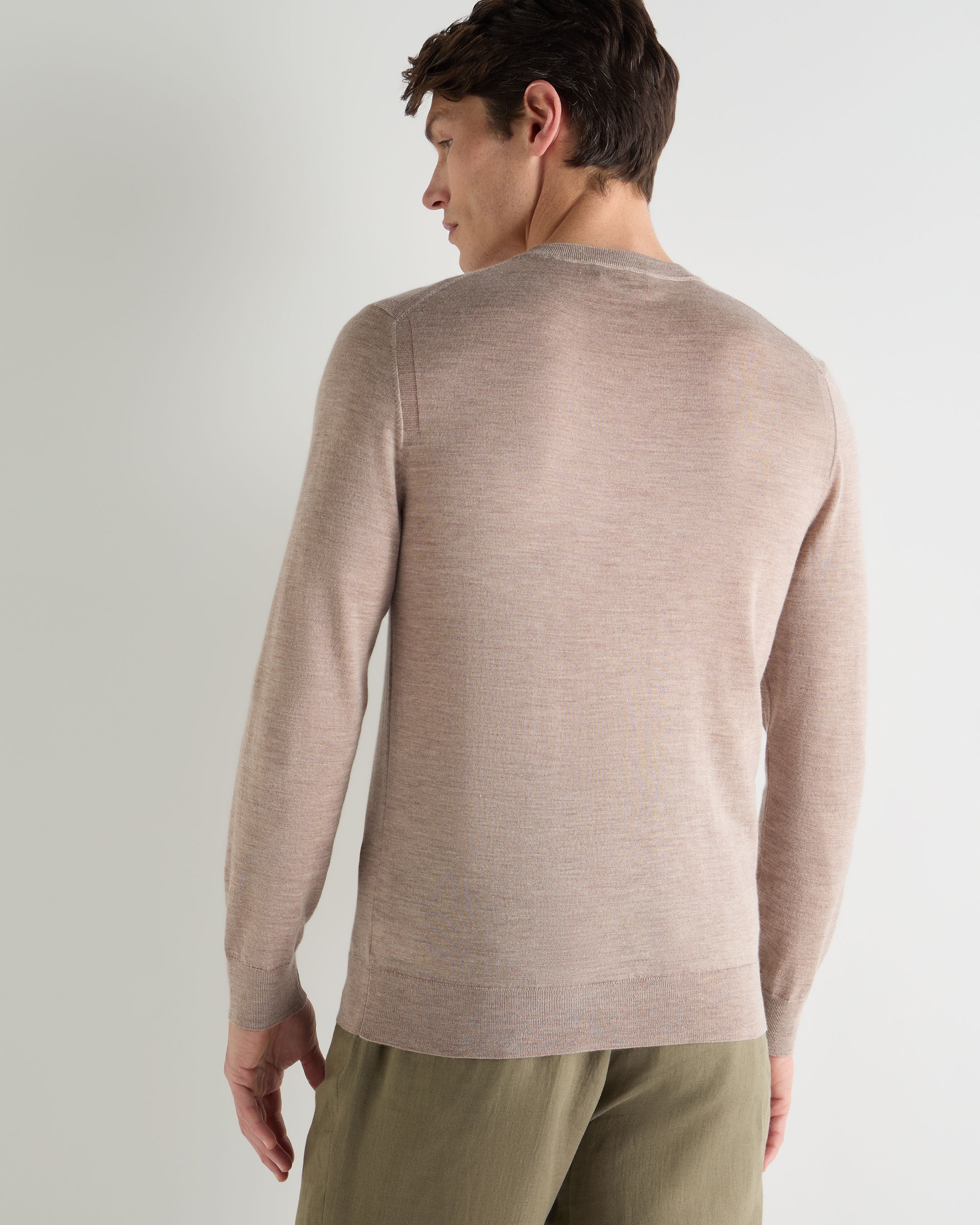Men's Covent Fine Gauge Cashmere Round Neck Sweater Soft Taupe Brown - Image 4