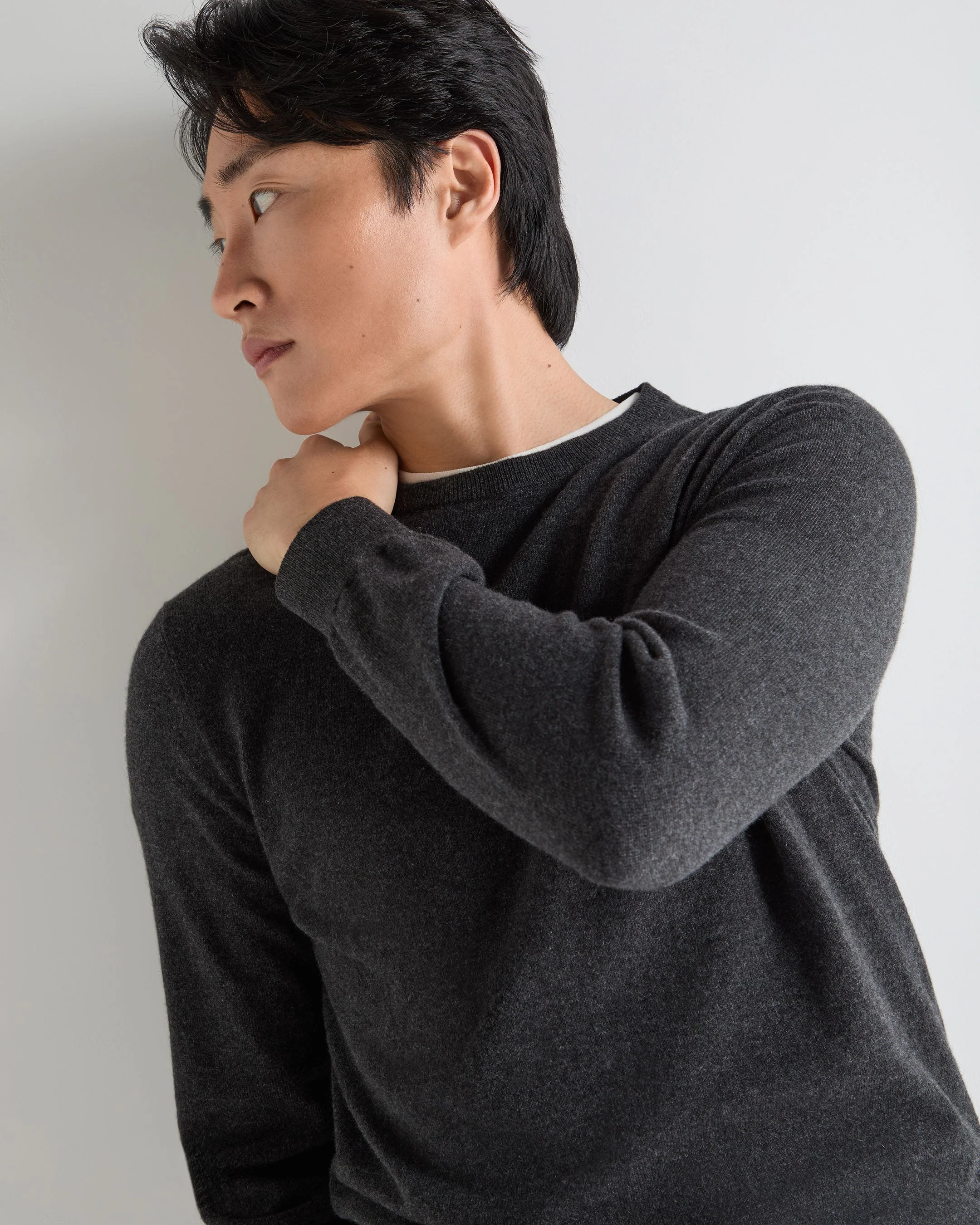 Men's Oxford Round Neck Cashmere Sweater Deep Charcoal Grey - Image 5