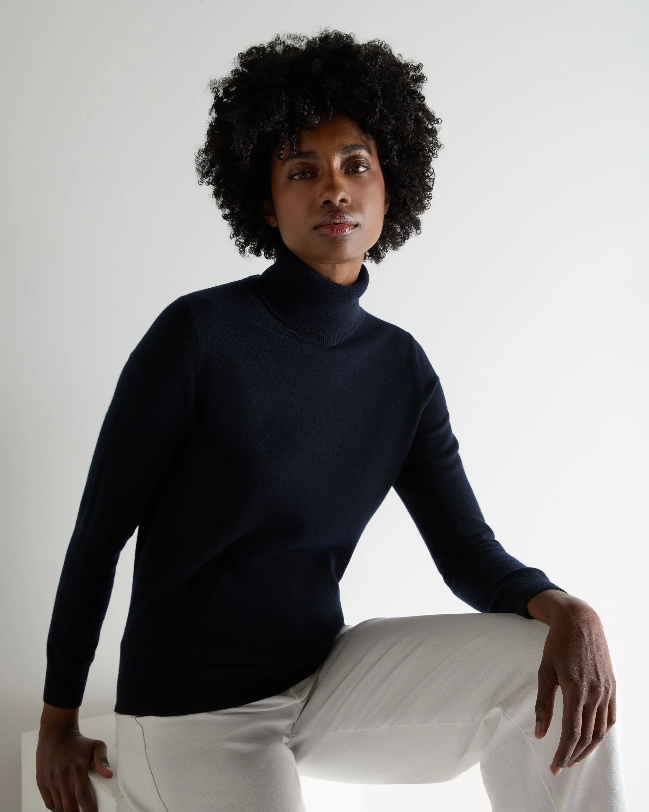 Women's Luna Turtle Neck Cashmere Sweater Navy Blue
