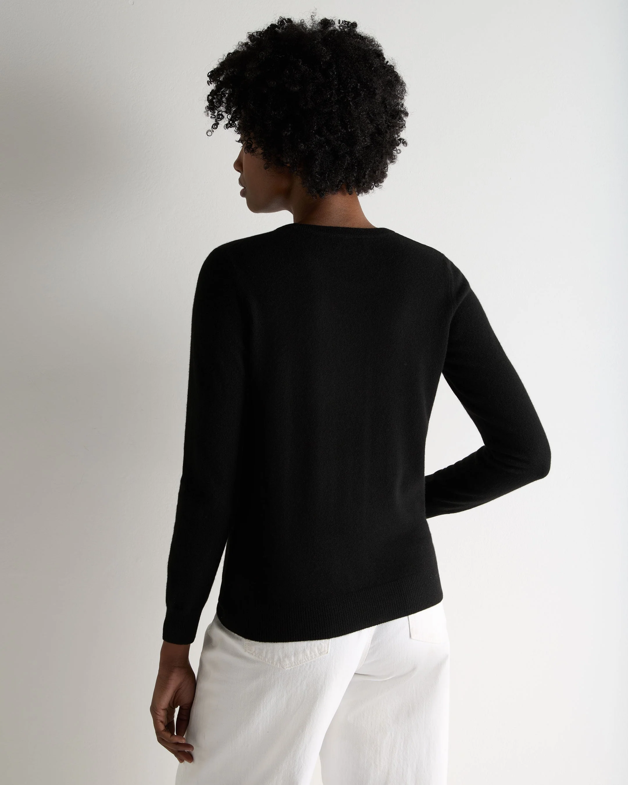 Women's Evie Classic Round Neck Cashmere Sweater Black - Image 4