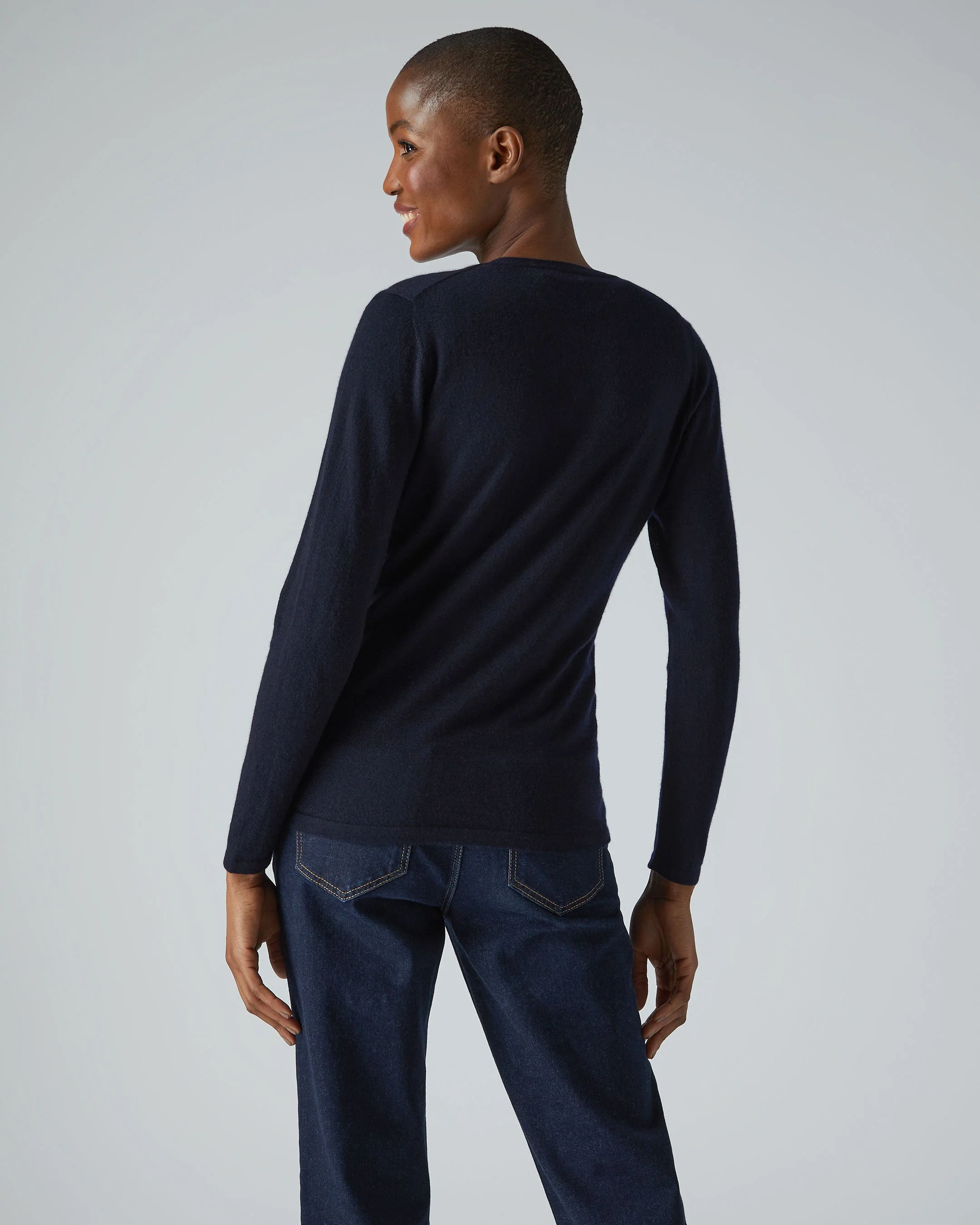 Women's Mia Superfine Cashmere V Neck Cardigan Navy Blue - Image 4