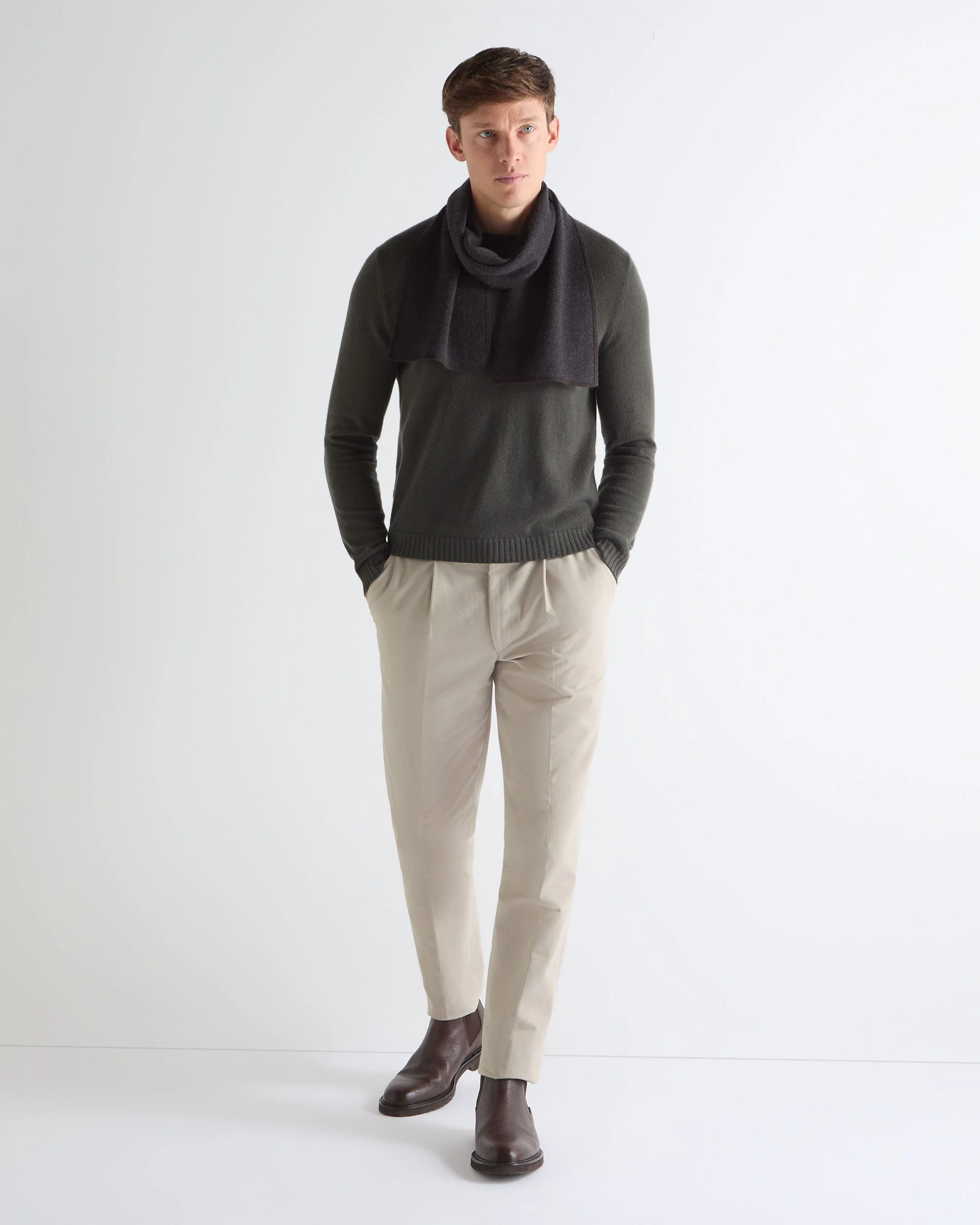 TUCCI SUPERFINE HERRINGBONE SCARF Dark Charcoal Grey - Image 3