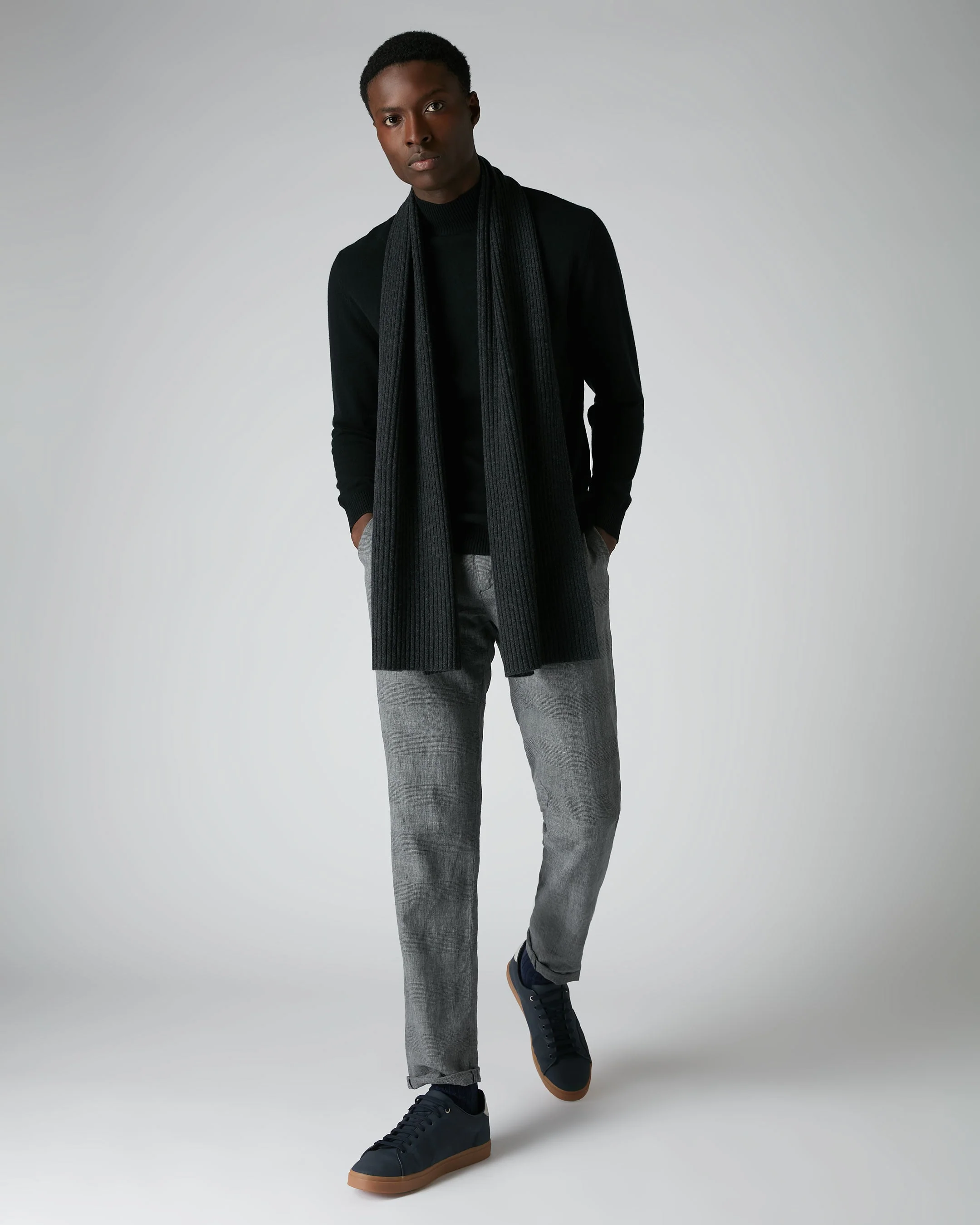 Men's Mayfair Turtle Neck Cashmere Sweater Black - Image 3