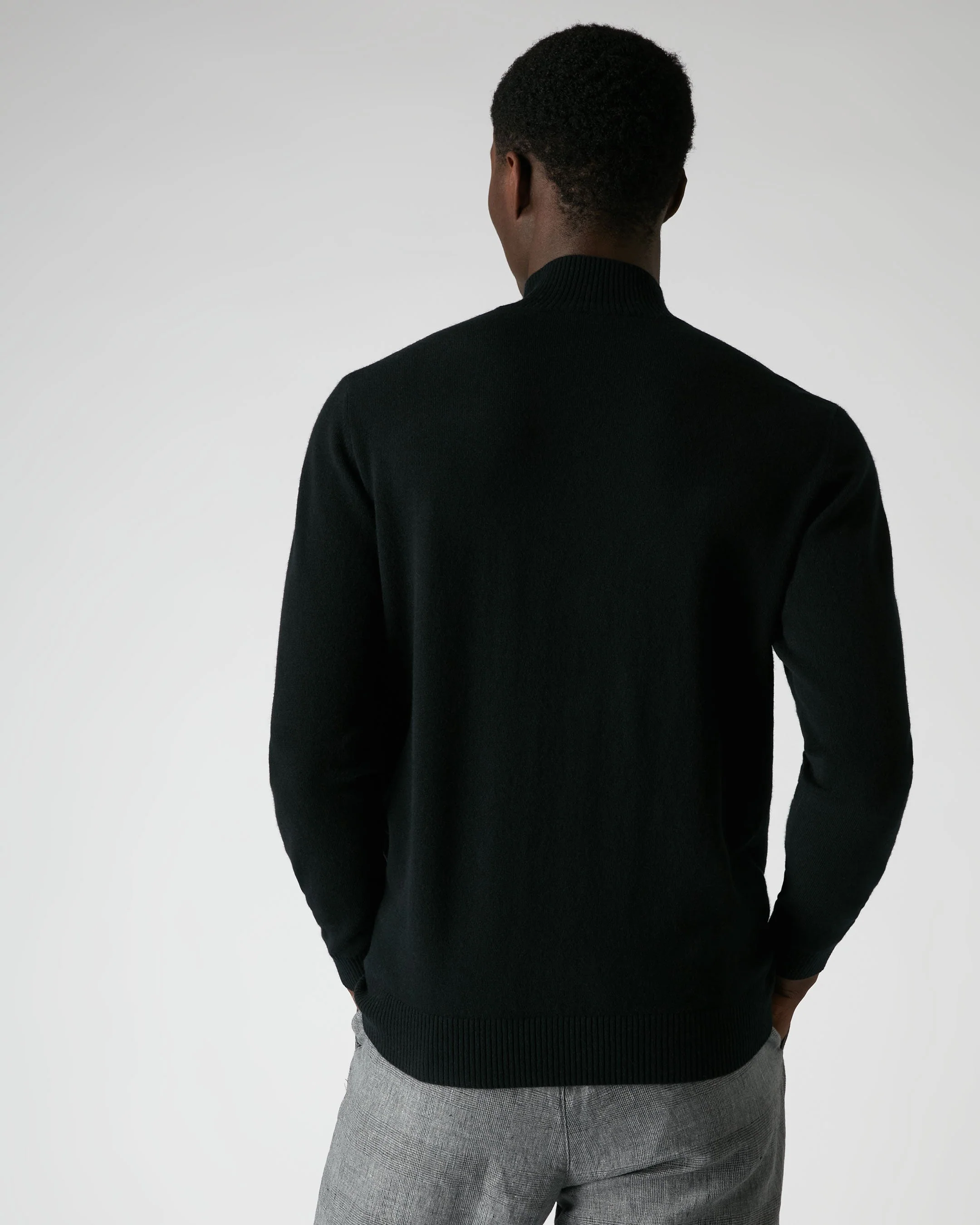 Men's Mayfair Turtle Neck Cashmere Sweater Black - Image 4
