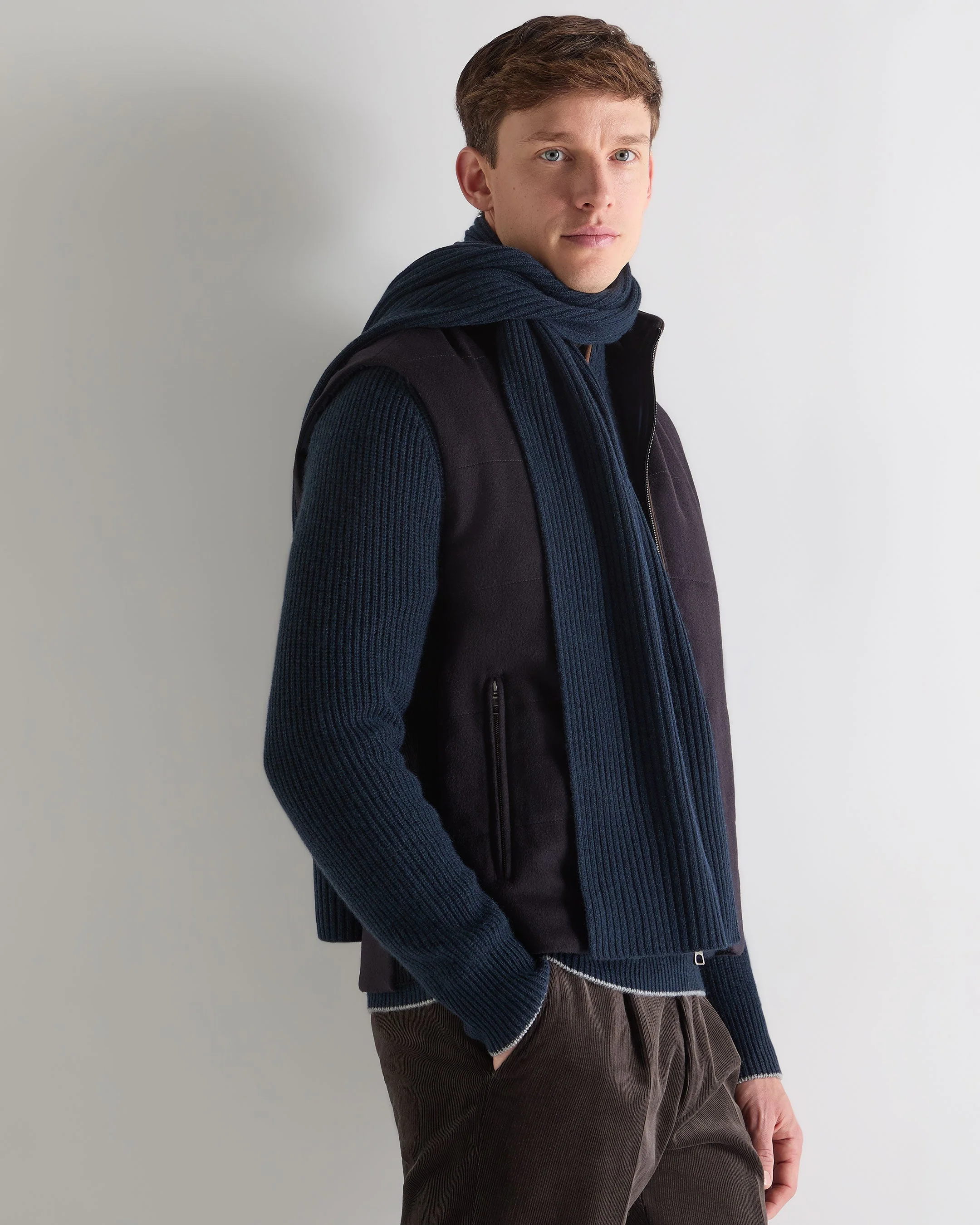 Unisex Short Ribbed Cashmere Scarf Indigo Blue - Image 5