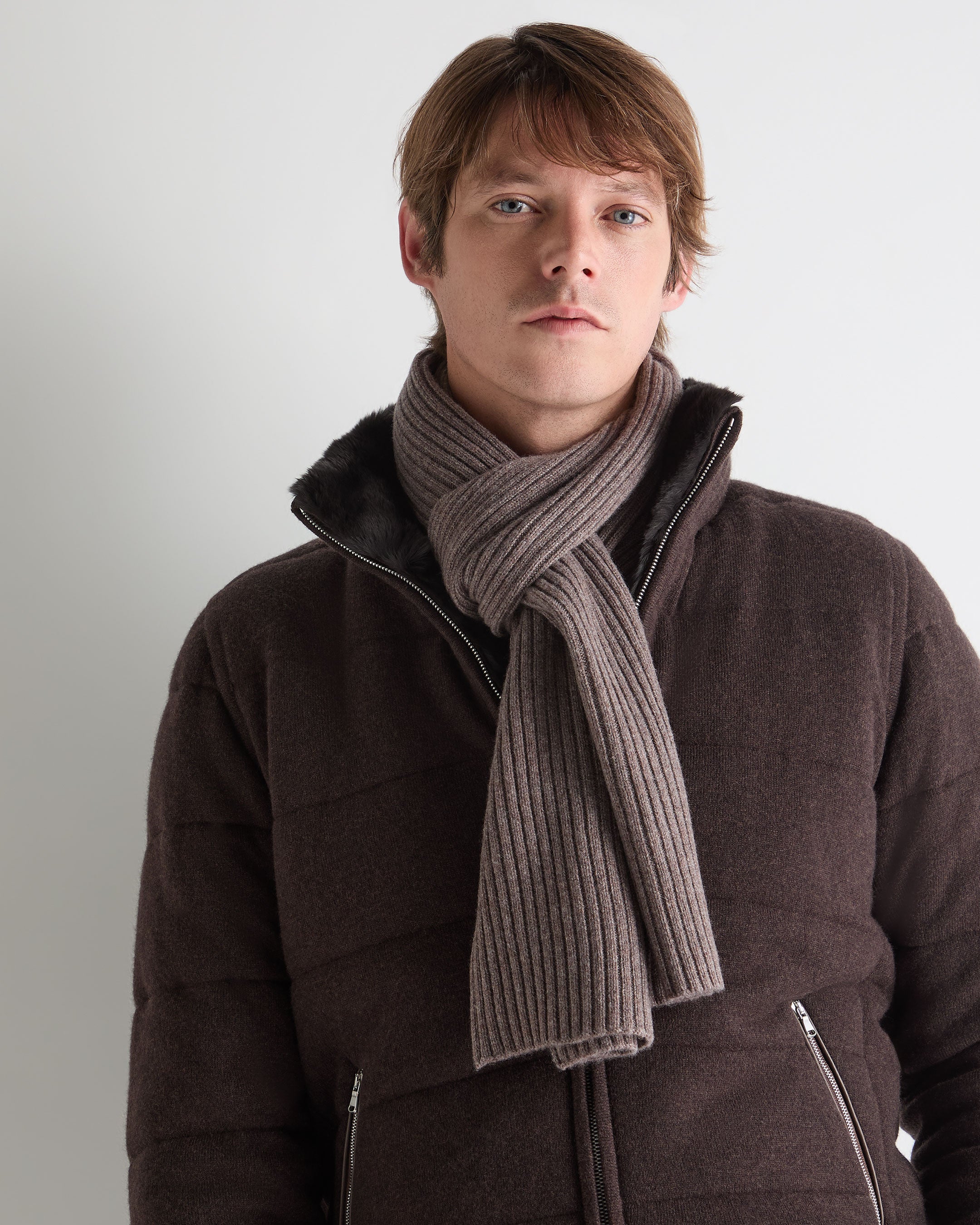 Unisex Short Ribbed Cashmere Scarf Otter Brown - Image 5