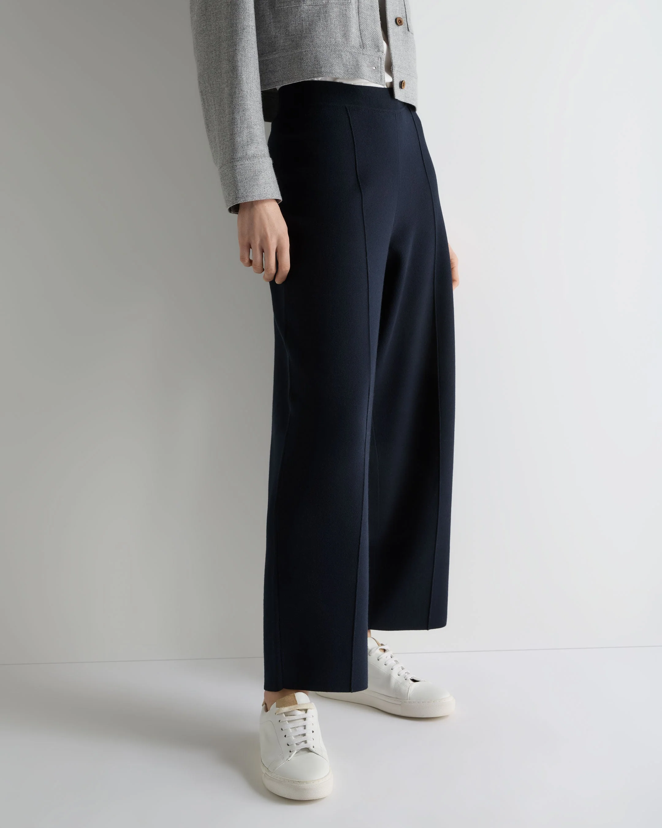 Women's Barrel Leg Cotton Blend Pant Navy Blue