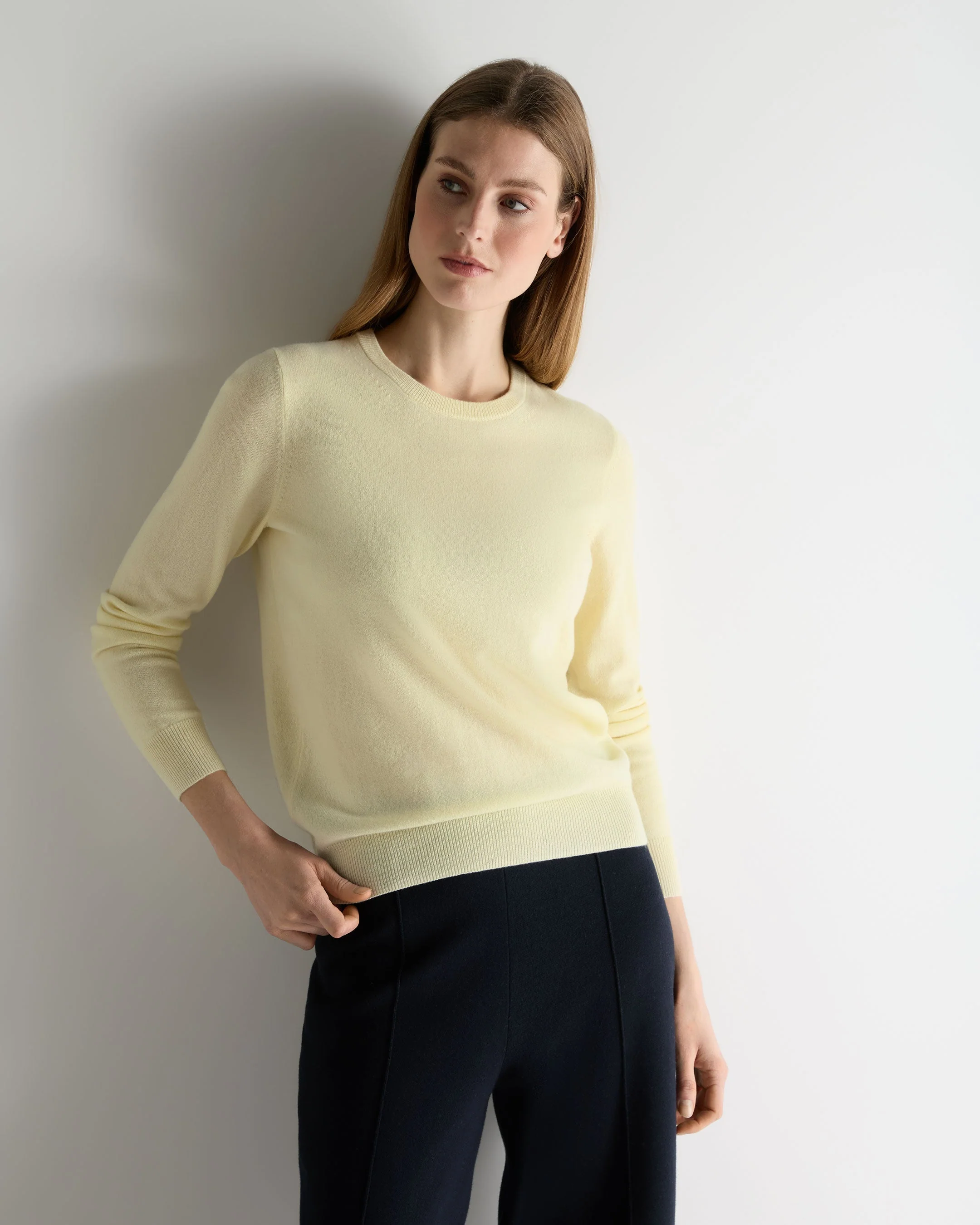 Women's Evie Classic Round Neck Cashmere Sweater Butter Yellow