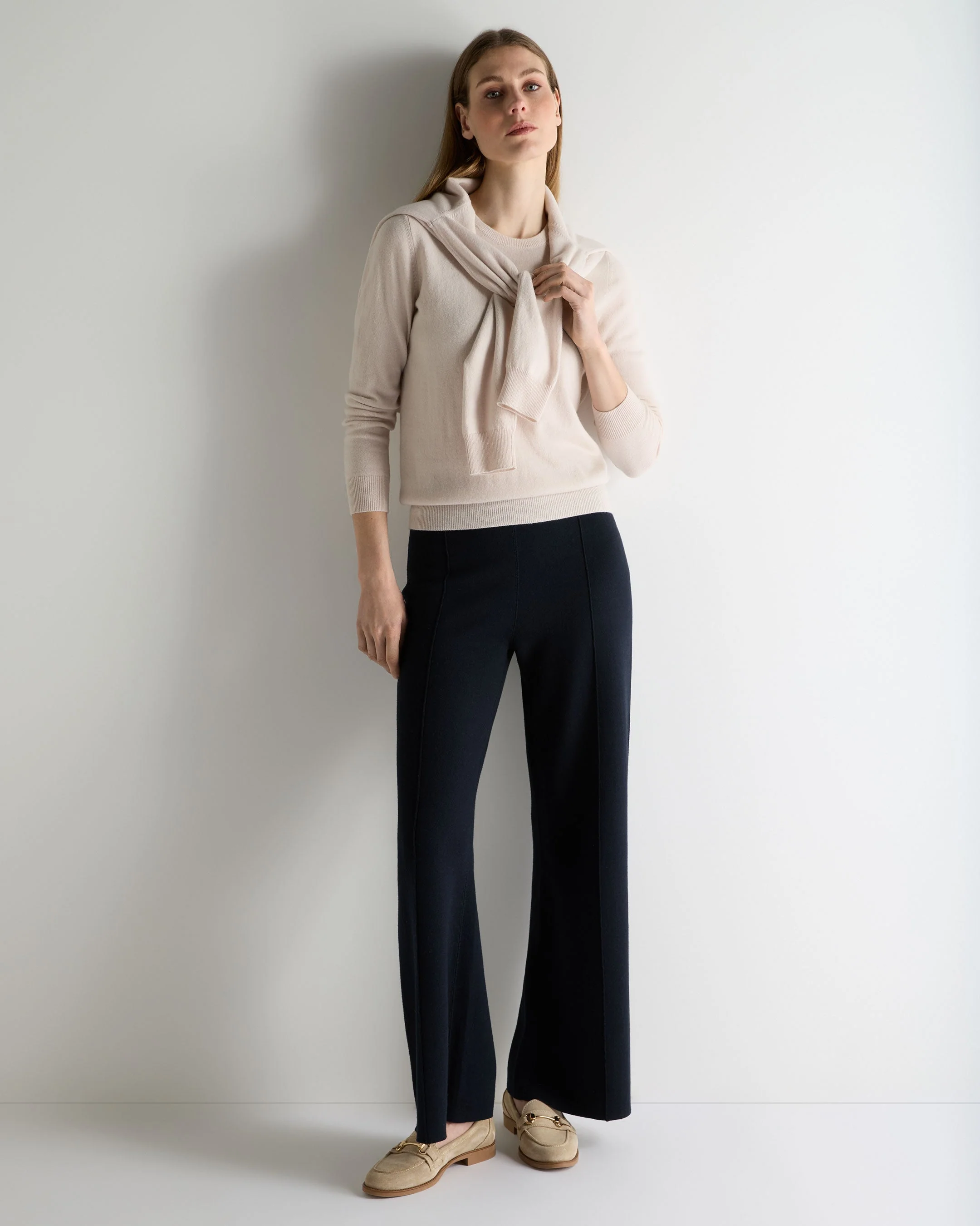 Women's Evie Classic Round Neck Cashmere Sweater Dove Pink - Image 3