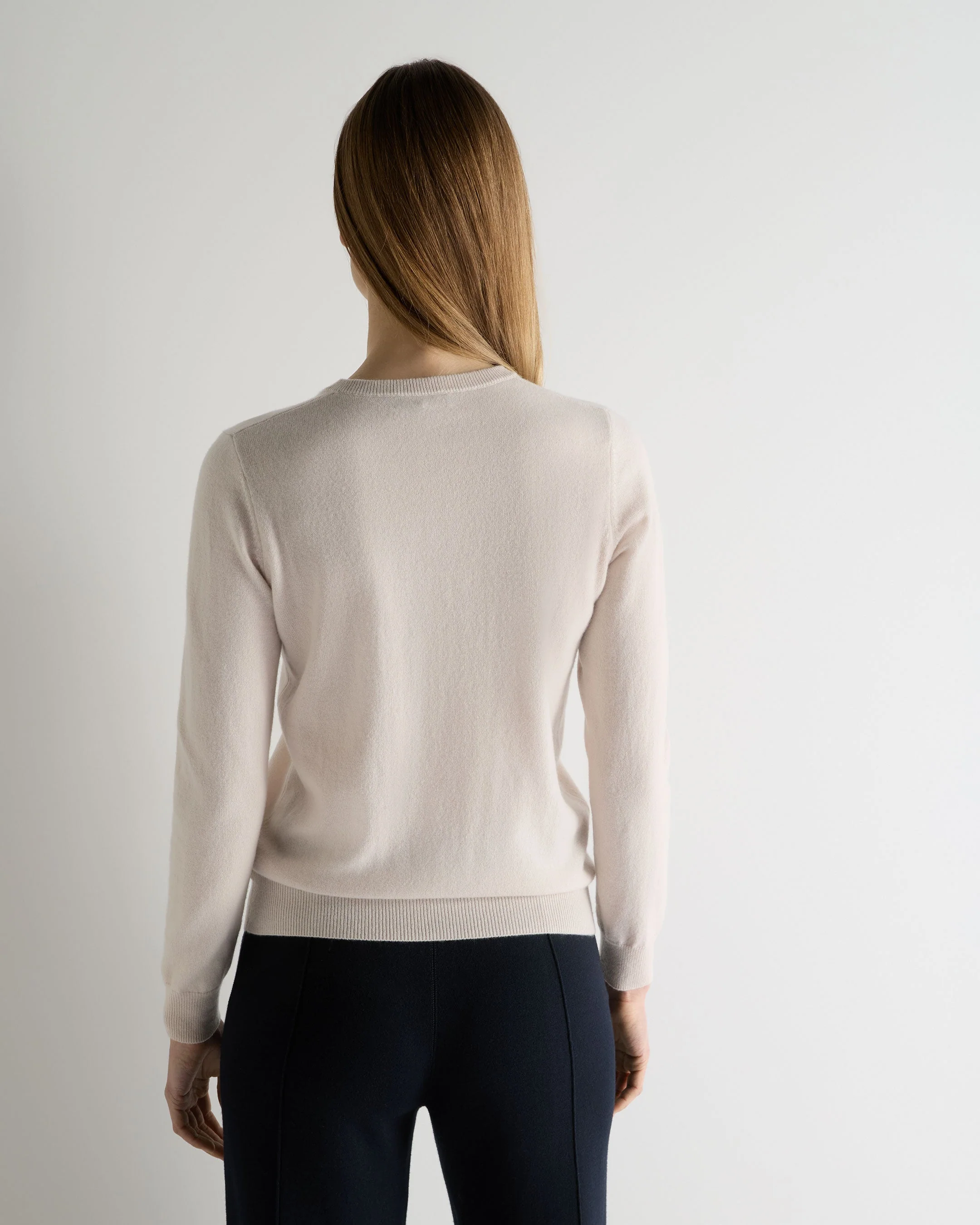 Women's Evie Classic Round Neck Cashmere Sweater Dove Pink - Image 4