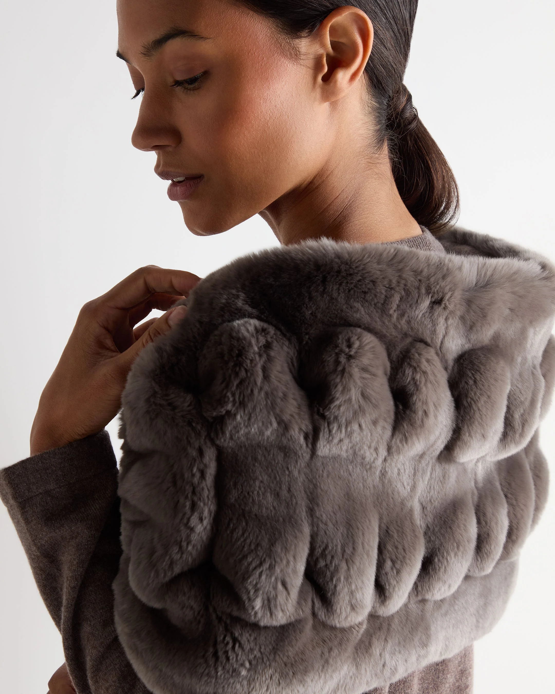 Women's St Moritz Fur Neck Scarf Otter Brown - Image 3