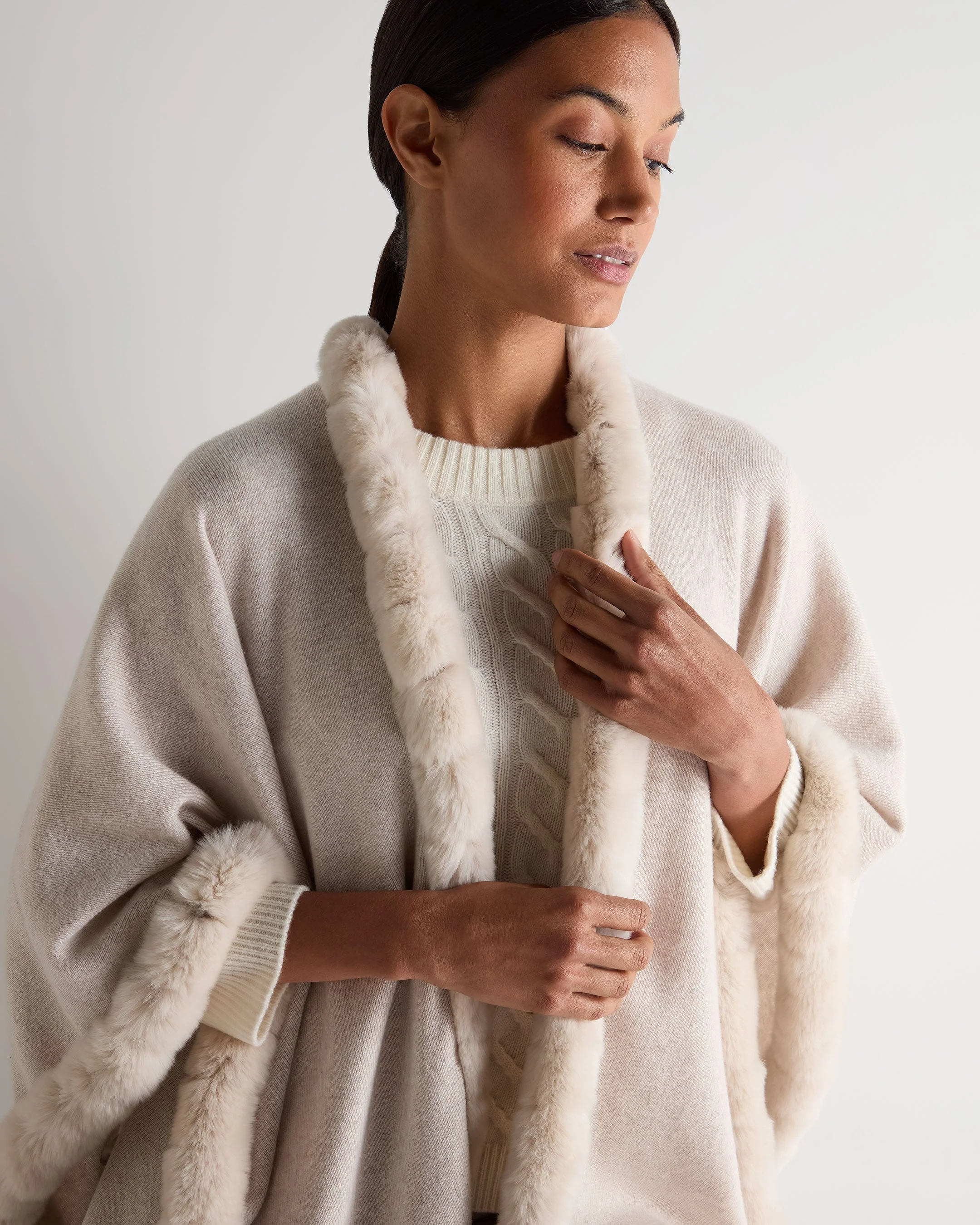 Women's Ayla Fur Trim Cashmere Cape Frost White - Image 5