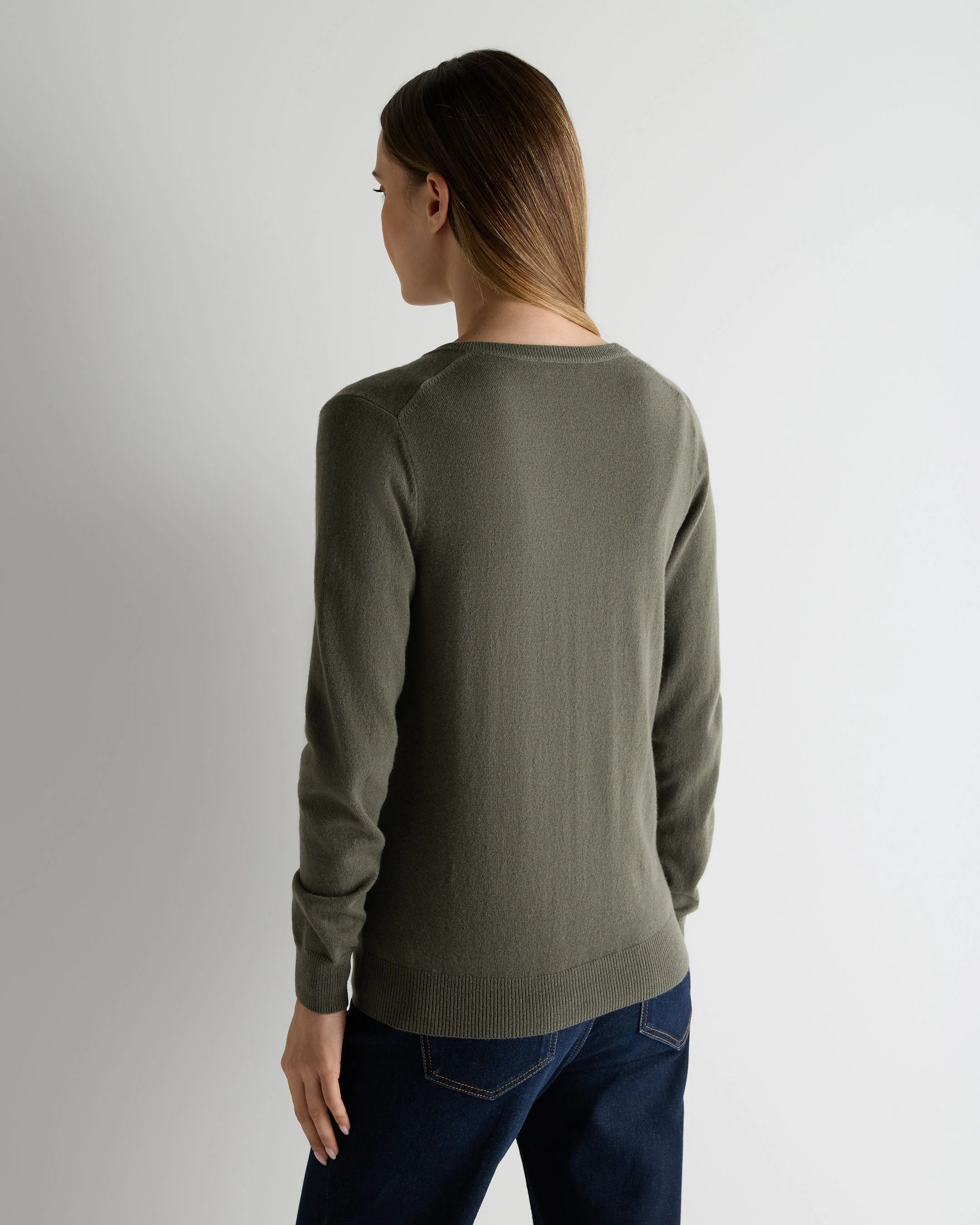 Women's Phoebe V Neck Cashmere Sweater Olive Green - Image 4