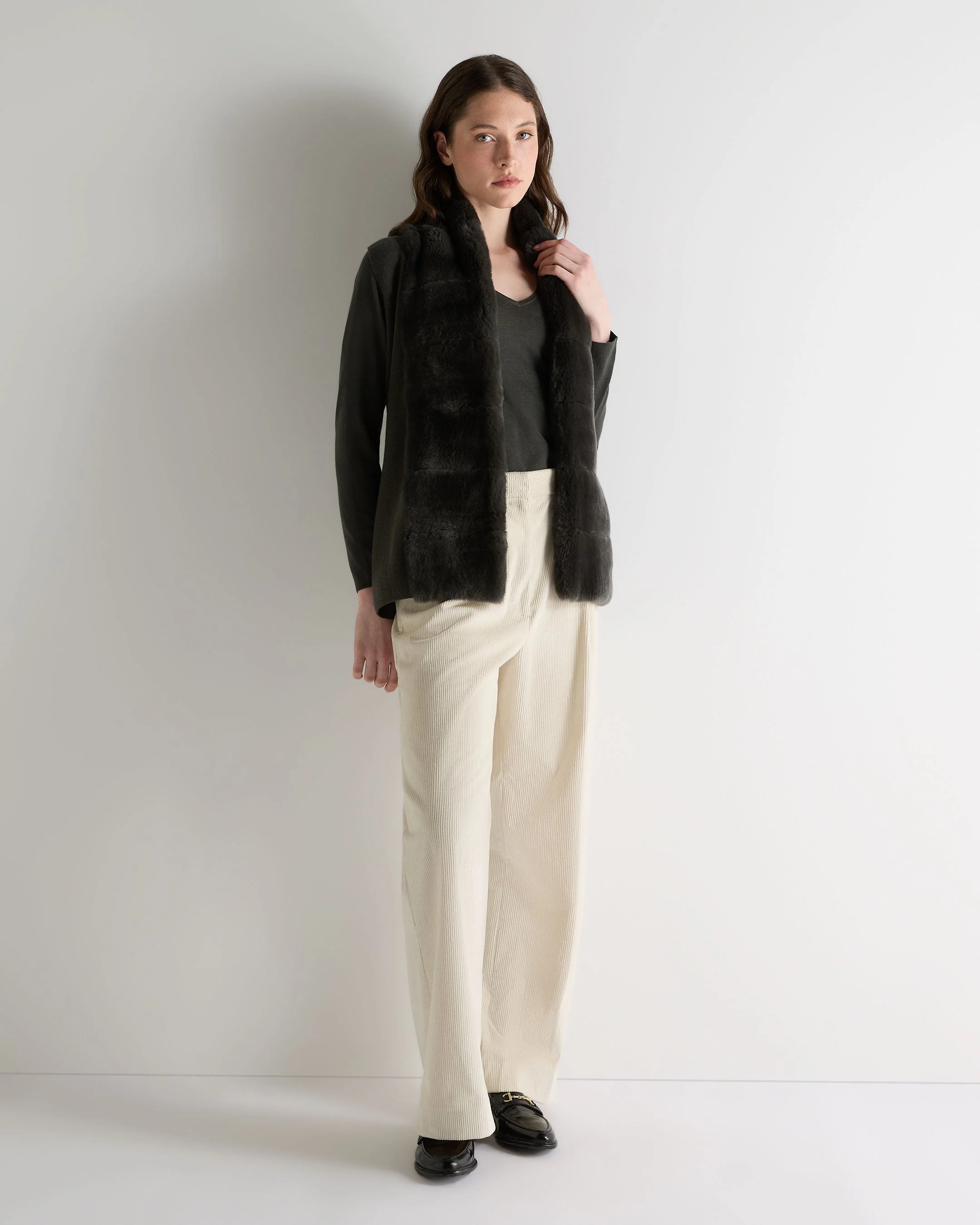 Women's Imogen Superfine Cashmere V Neck Sweater Arabica Khaki Green - Image 3